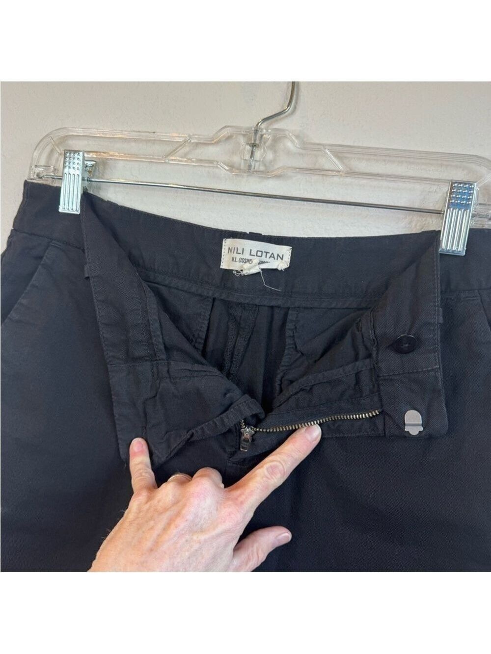 NILI LOTAN Chino 10” Shorts - cotton & stretch - Picture 6 of 12